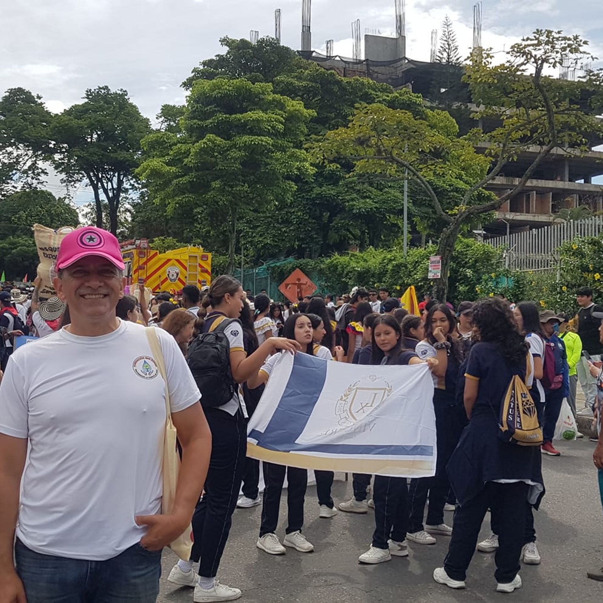 PARTICIPACIONES DE DESFILES Y MARCHAS